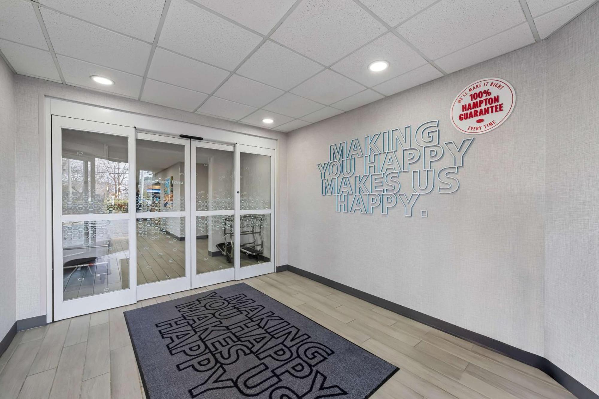 Hampton Inn & Suites Charlotte-Airport Dış mekan fotoğraf