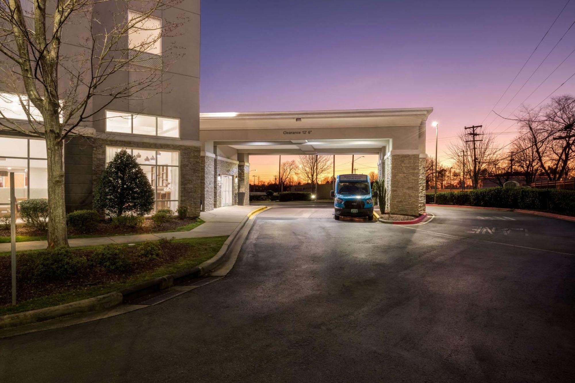 Hampton Inn & Suites Charlotte-Airport Dış mekan fotoğraf